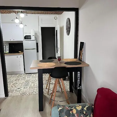 Apartment Chez Laeti Type F2 *