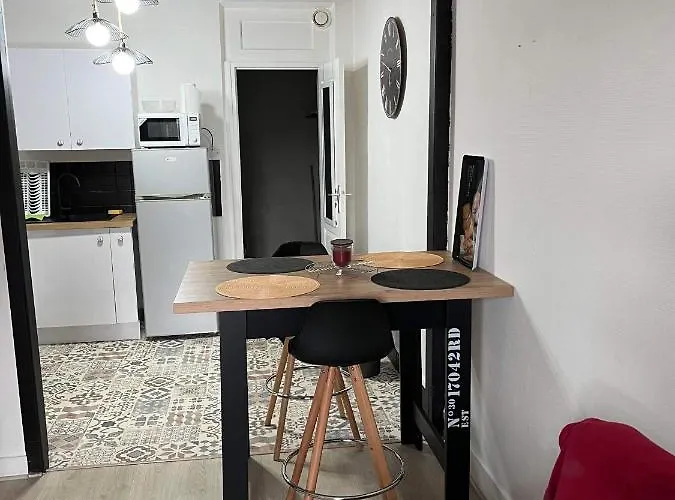 Apartment Chez Laeti Type F2 *